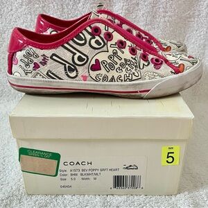 Coach Poppy Graffiti Heart Woman’s No Lace Sneakers, Size 5, Multicolor